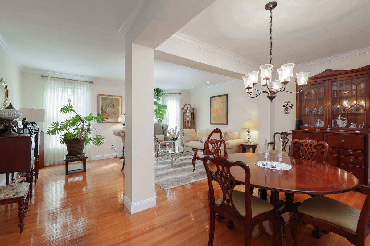 607 Park Avenue
