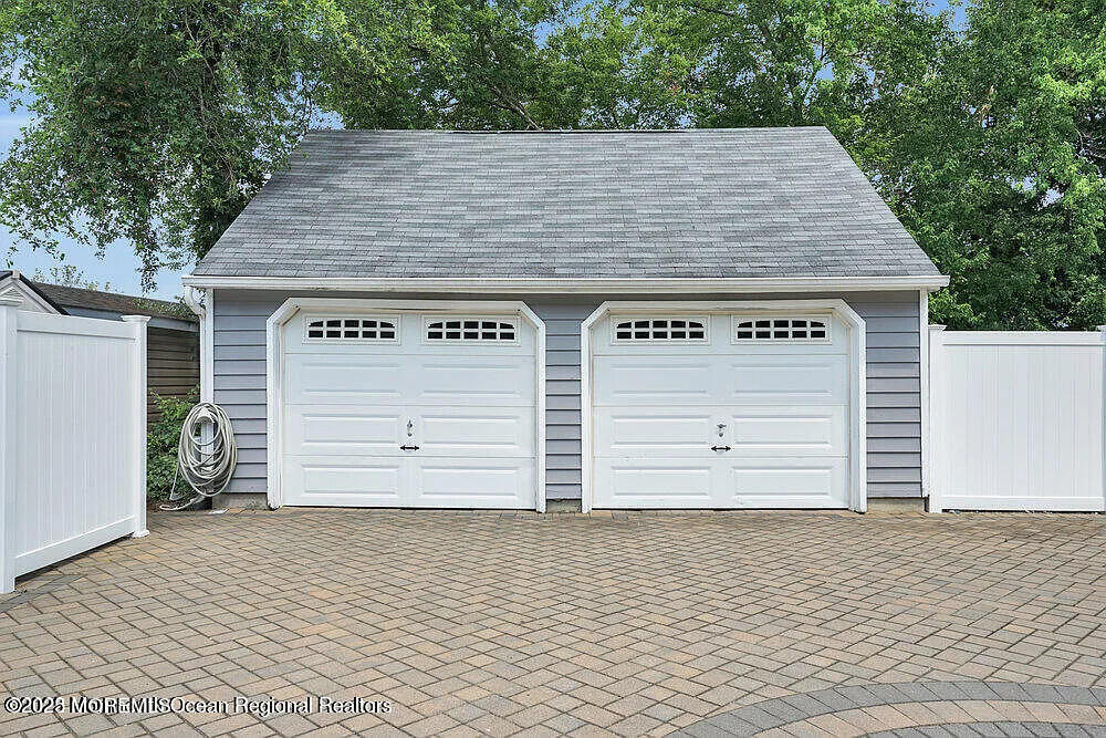 1722 Burrsville Road