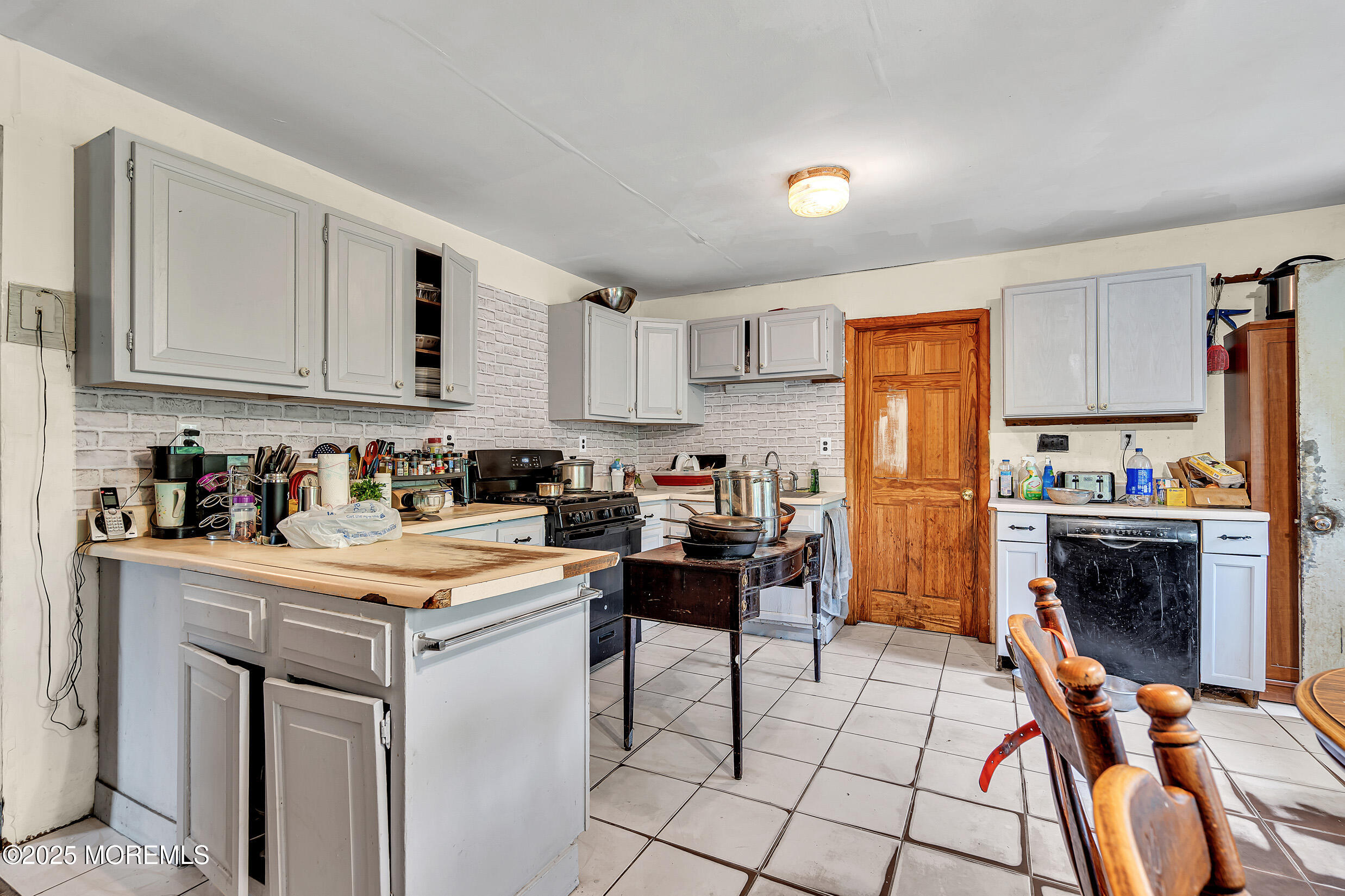 211 Long Swamp Road, New Egypt, New Jersey image 3