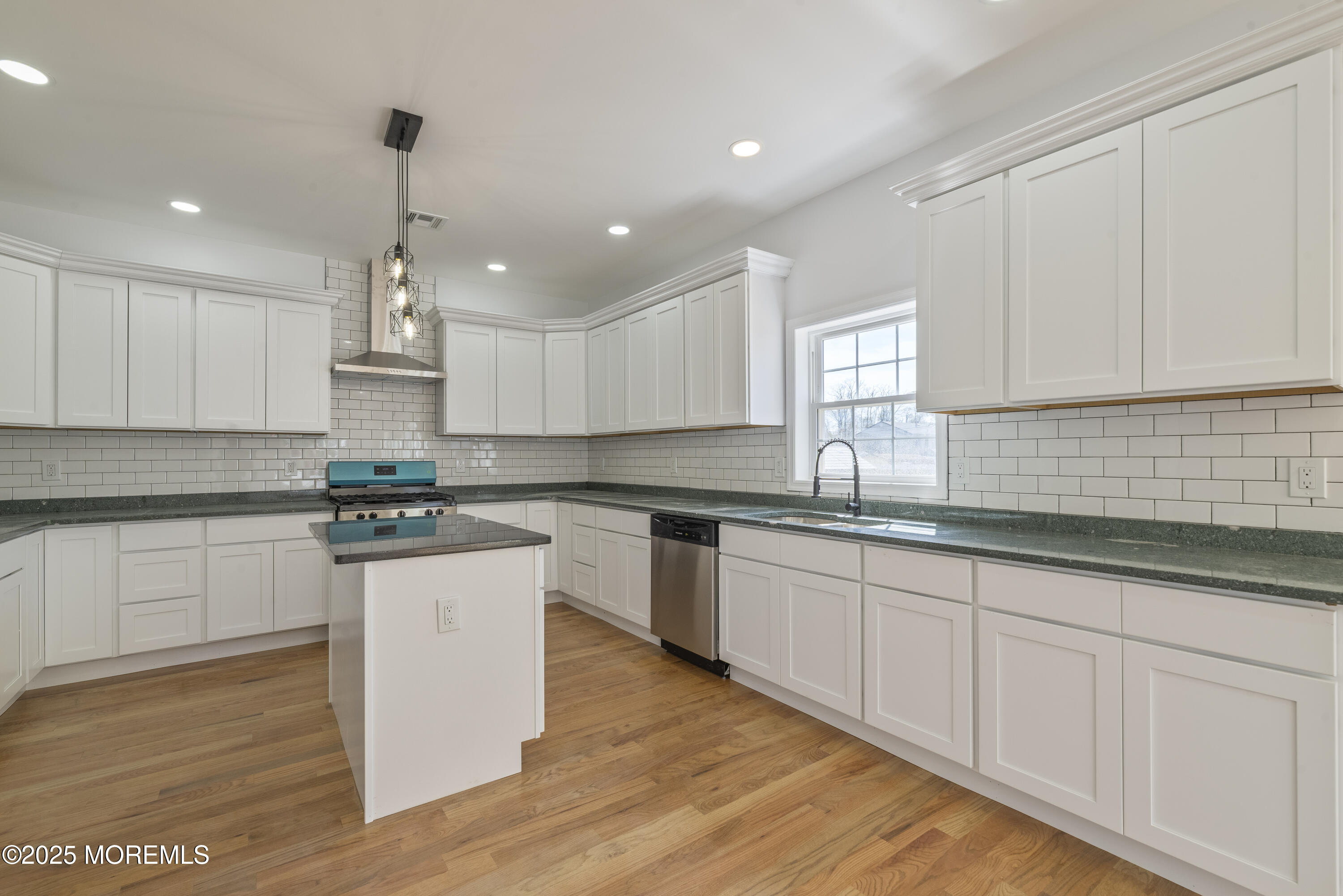 452 Raritan Boulevard, Keyport, New Jersey image 17