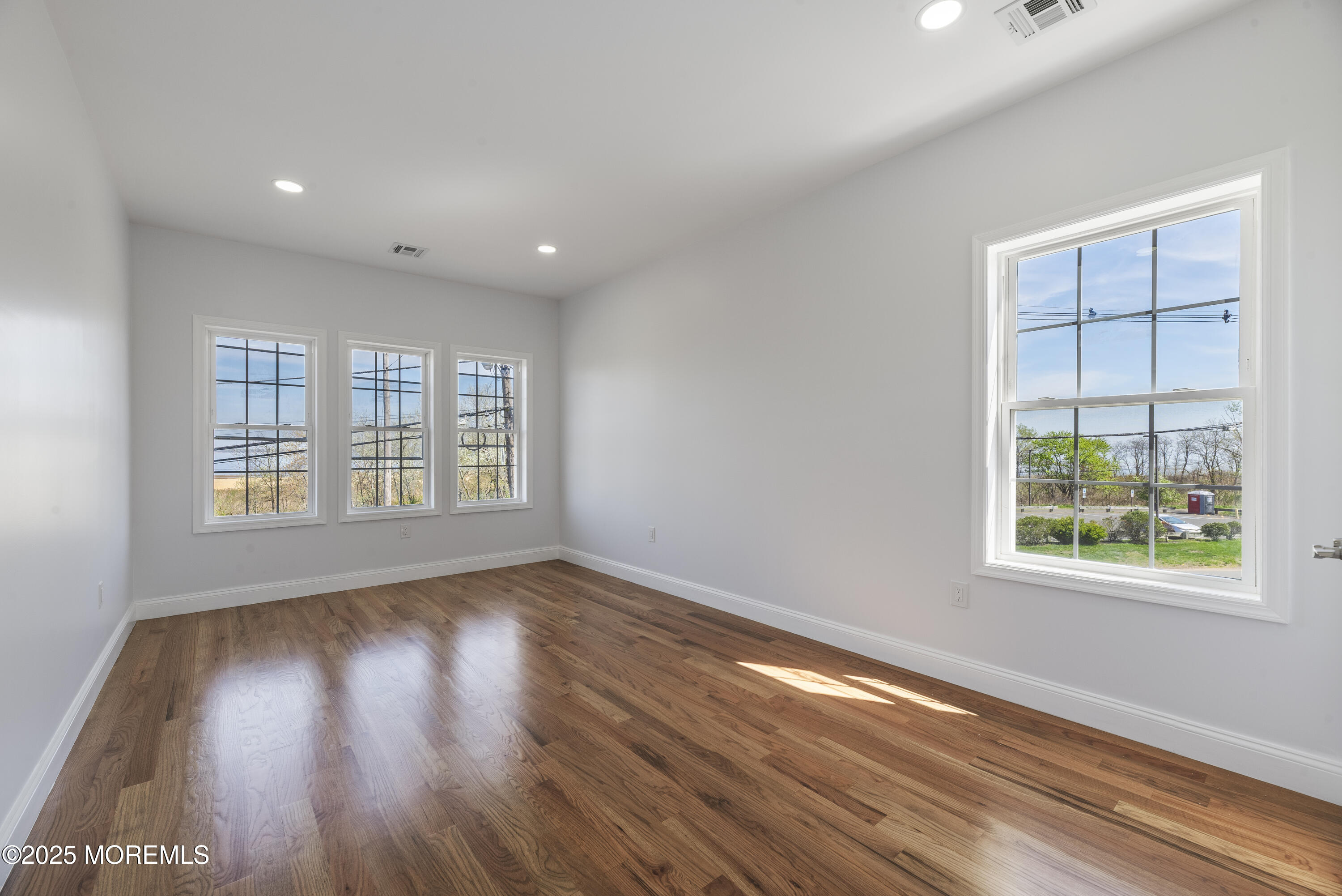 452 Raritan Boulevard, Keyport, New Jersey image 13