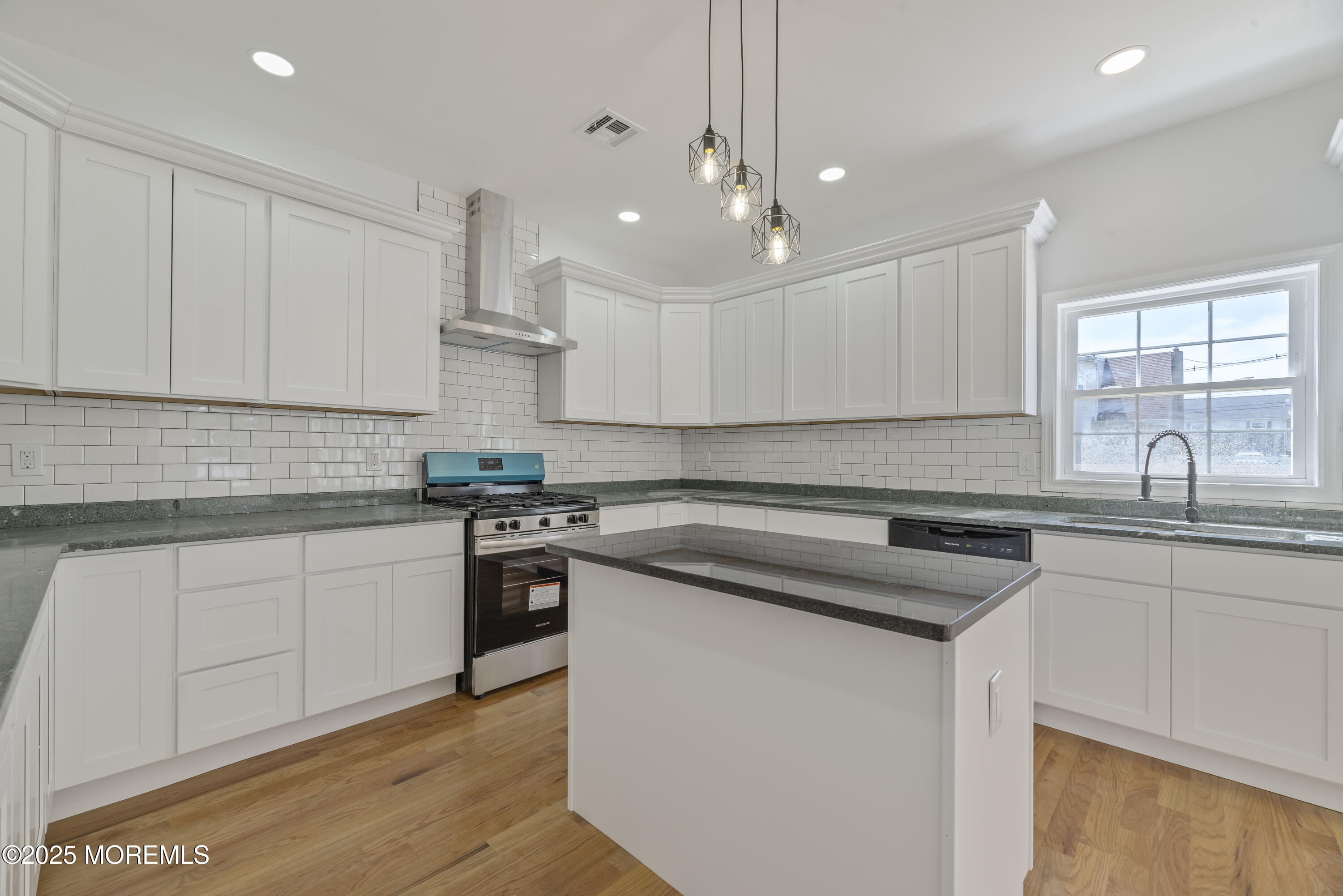 452 Raritan Boulevard, Keyport, New Jersey image 26