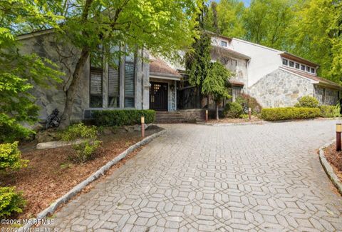 Homes For Sale - 9 Sherwood Court<br/> Holmdel, NJ 07733