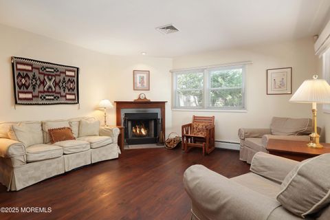 Homes For Sale - 637 Compass Avenue<br/> Beachwood, NJ 08722