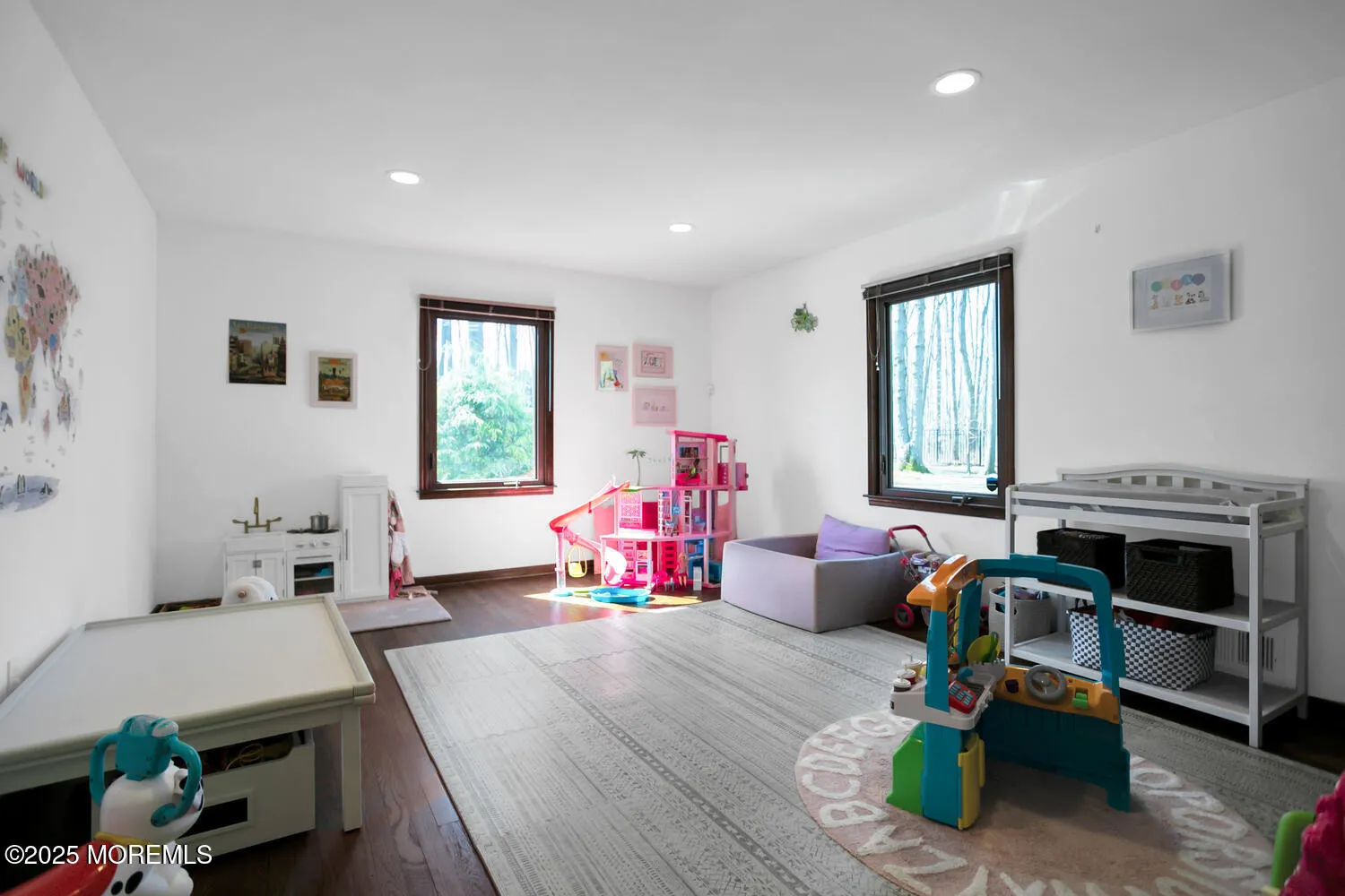 Middletown, New Jersey 07748, United States, 5 Bedrooms Bedrooms, ,4 BathroomsBathrooms,Residential,Pending,102529