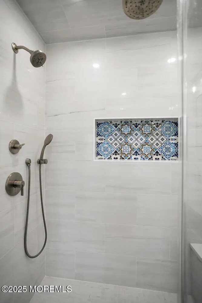 Middletown, New Jersey 07748, United States, 5 Bedrooms Bedrooms, ,4 BathroomsBathrooms,Residential,Pending,102529