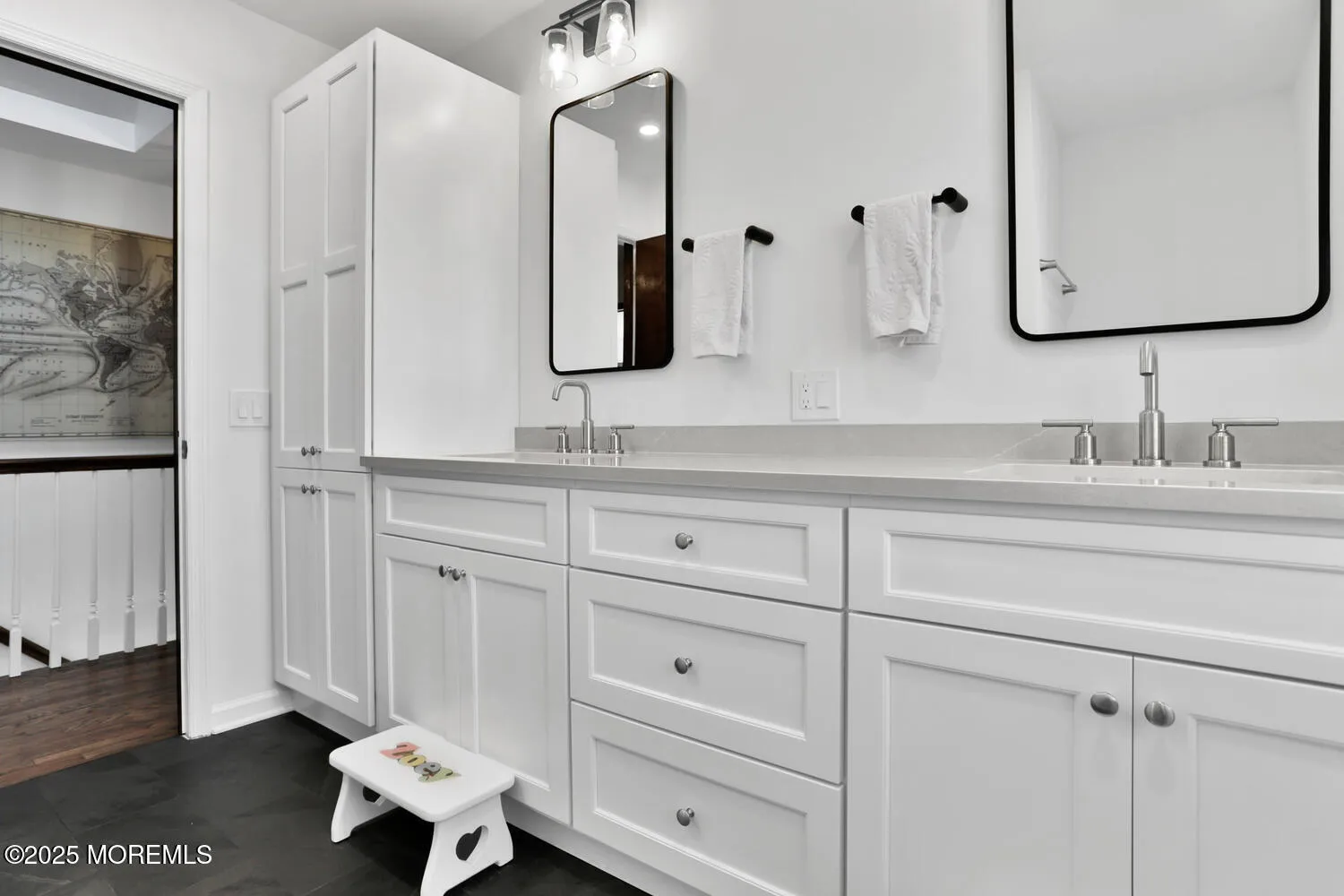 Middletown, New Jersey 07748, United States, 5 Bedrooms Bedrooms, ,4 BathroomsBathrooms,Residential,Pending,102529