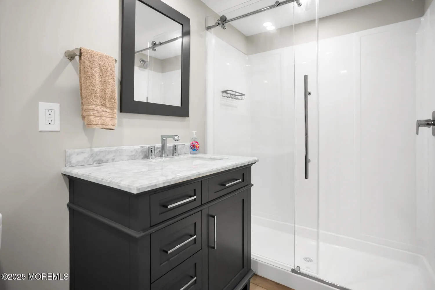 Middletown, New Jersey 07748, United States, 5 Bedrooms Bedrooms, ,4 BathroomsBathrooms,Residential,Pending,102529