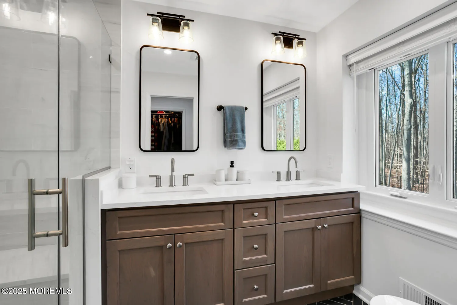 Middletown, New Jersey 07748, United States, 5 Bedrooms Bedrooms, ,4 BathroomsBathrooms,Residential,Pending,102529