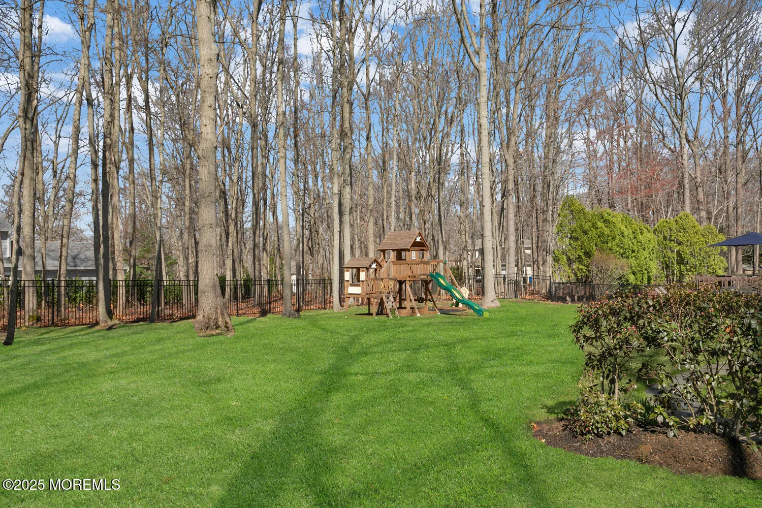 Middletown, New Jersey 07748, United States, 5 Bedrooms Bedrooms, ,4 BathroomsBathrooms,Residential,Pending,102529