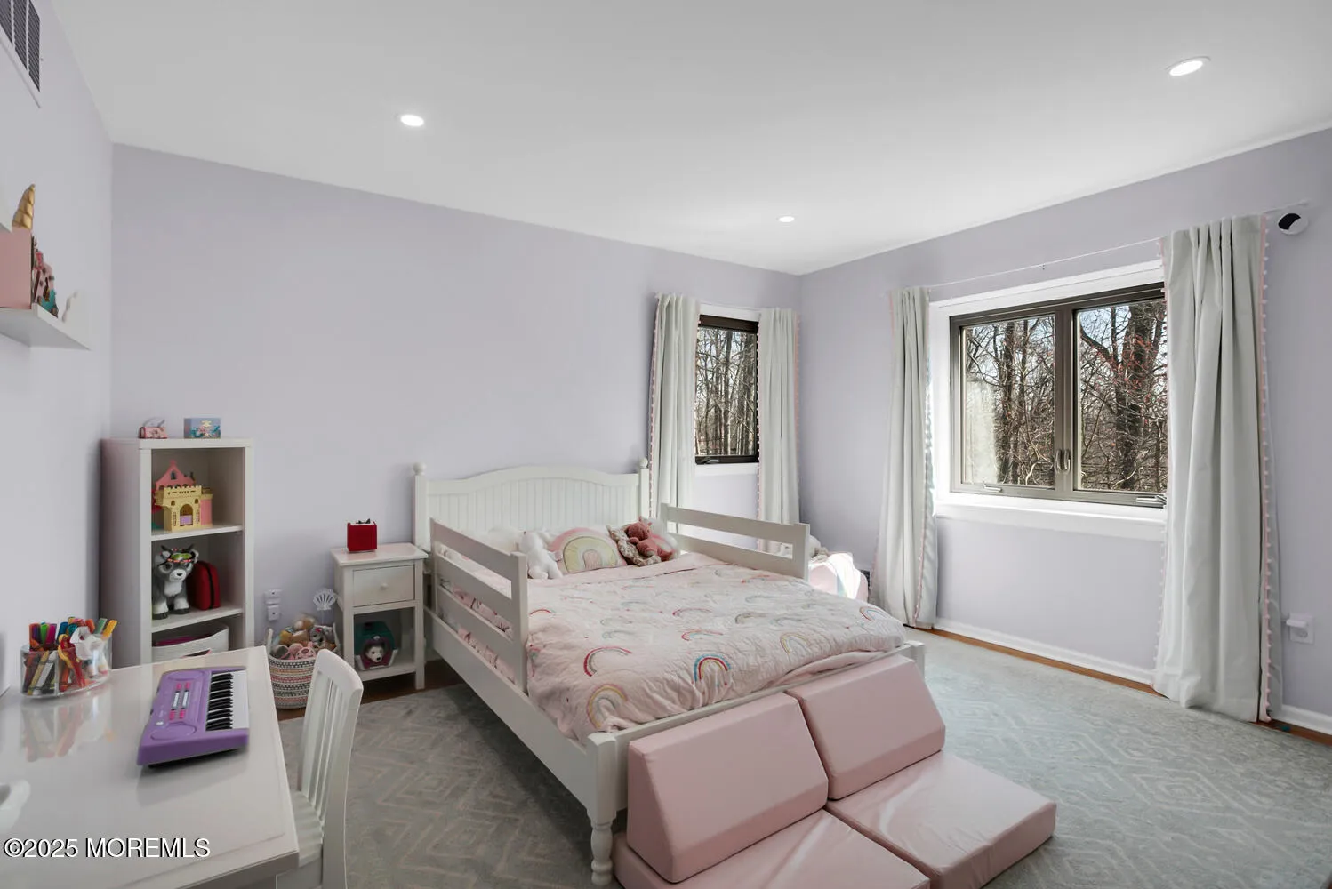 Middletown, New Jersey 07748, United States, 5 Bedrooms Bedrooms, ,4 BathroomsBathrooms,Residential,Pending,102529