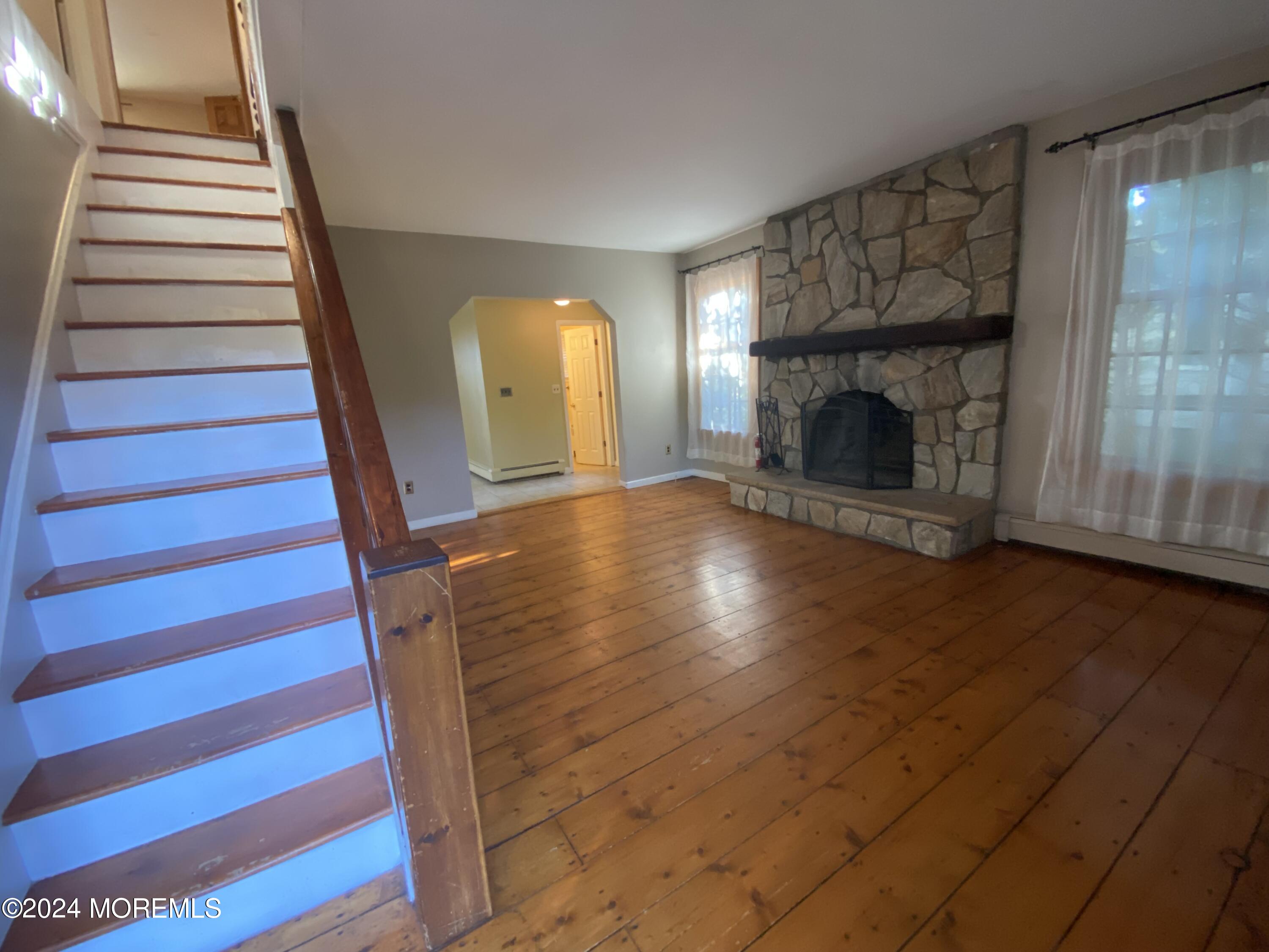 483 Locust Point Road, Middletown, New Jersey image 4