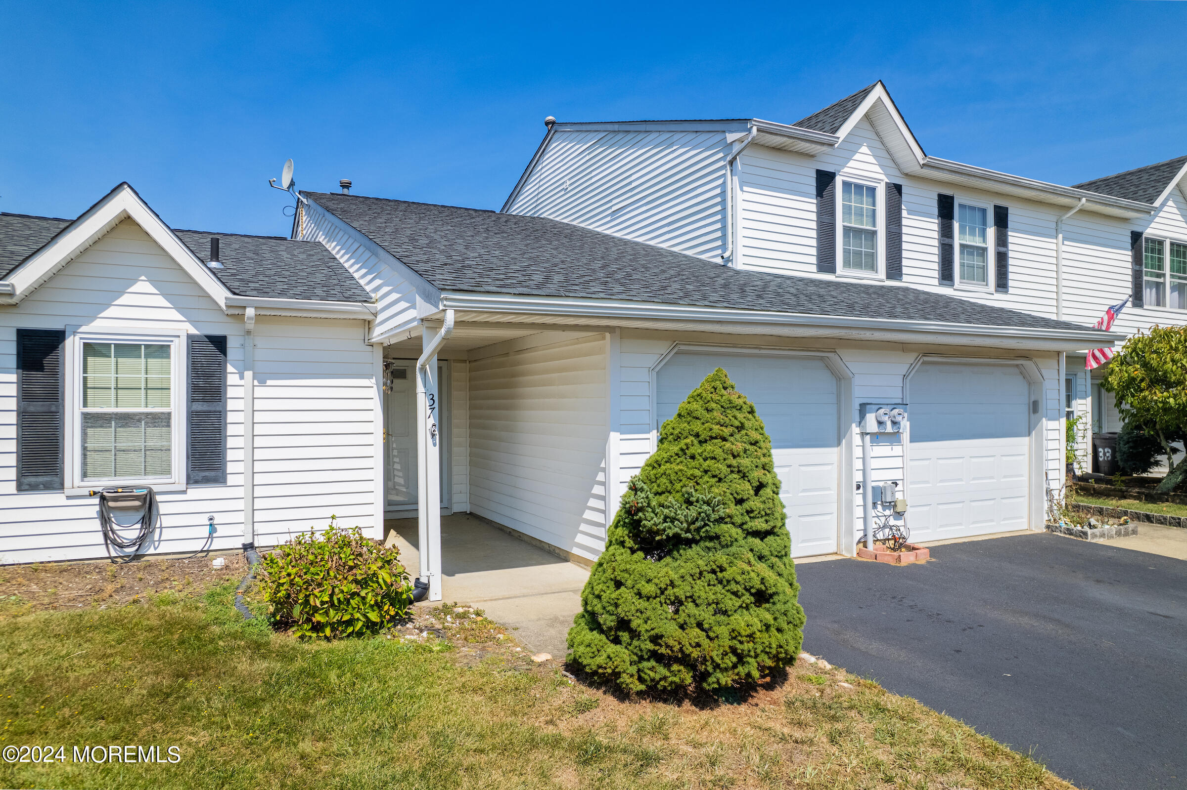 37 Seabreeze Square, Freehold, New Jersey image 3