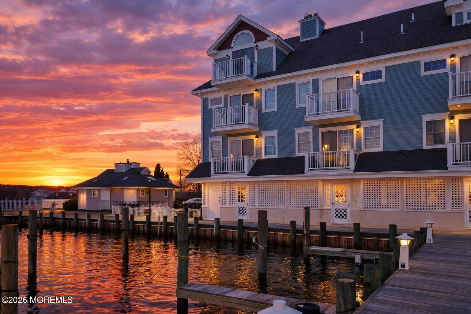 360 Captains Walk 60