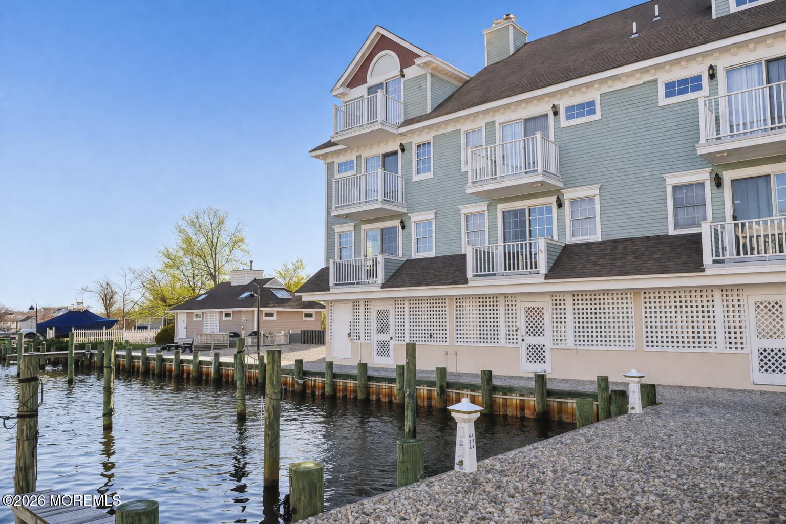 360 Captains Walk 60