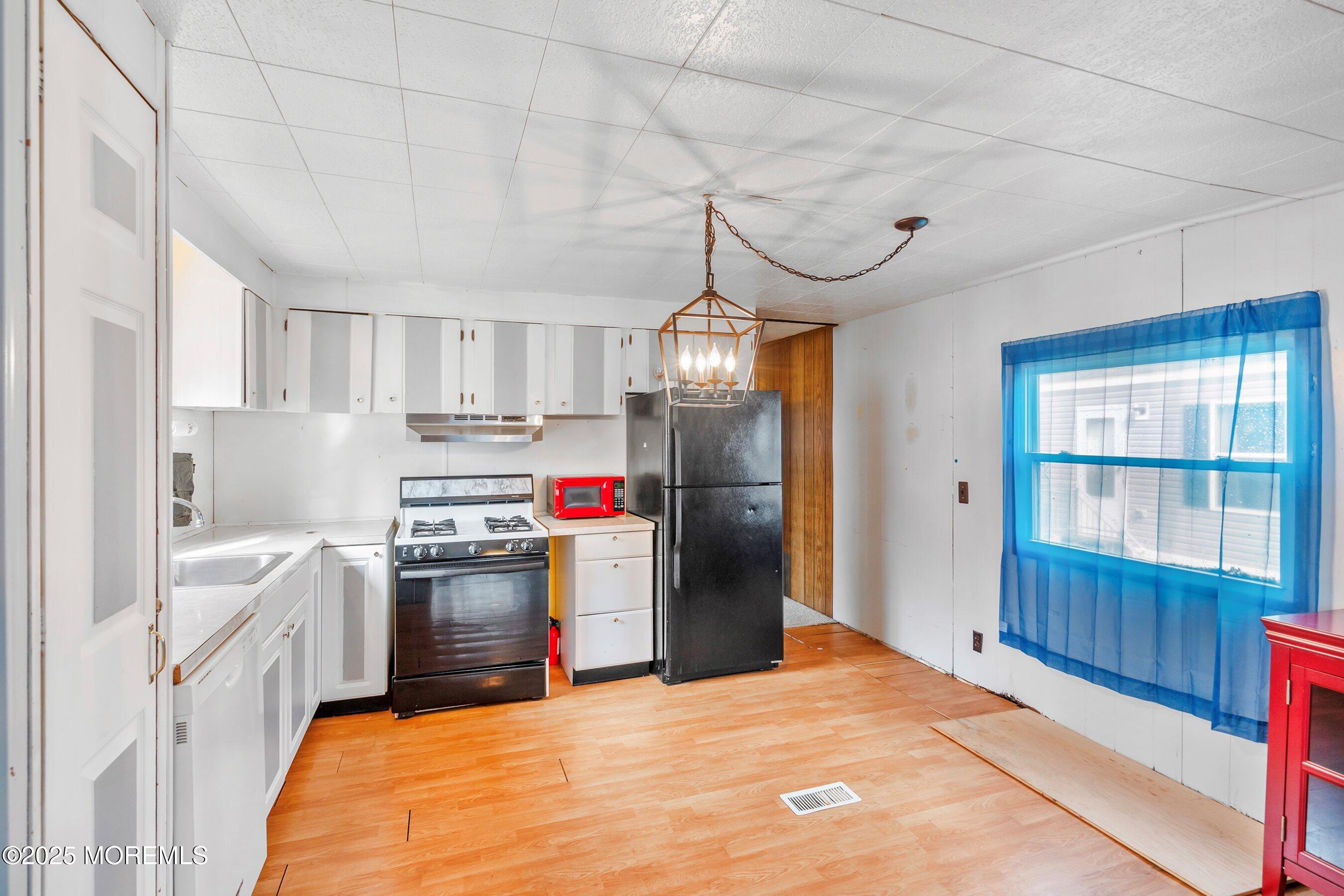 53 Marcia Memorial Circle, Jackson, New Jersey image 8