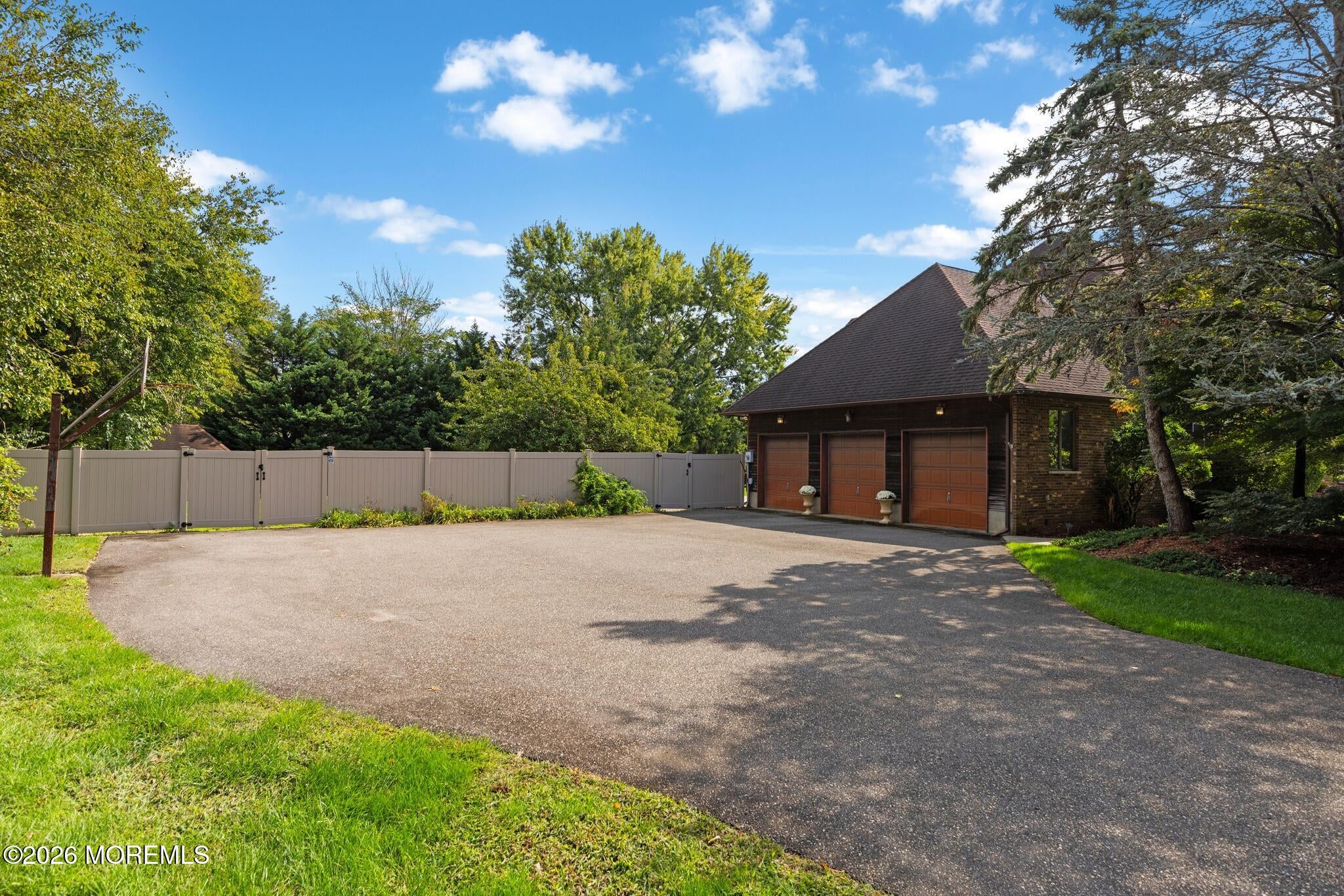 1611 Otter Drive