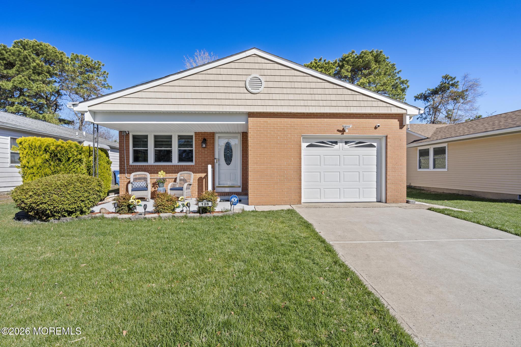 128 Freeport Boulevard