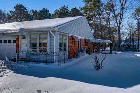 Homes For Sale - 10 B Lenape Drive #B<br/> Whiting, NJ 08759