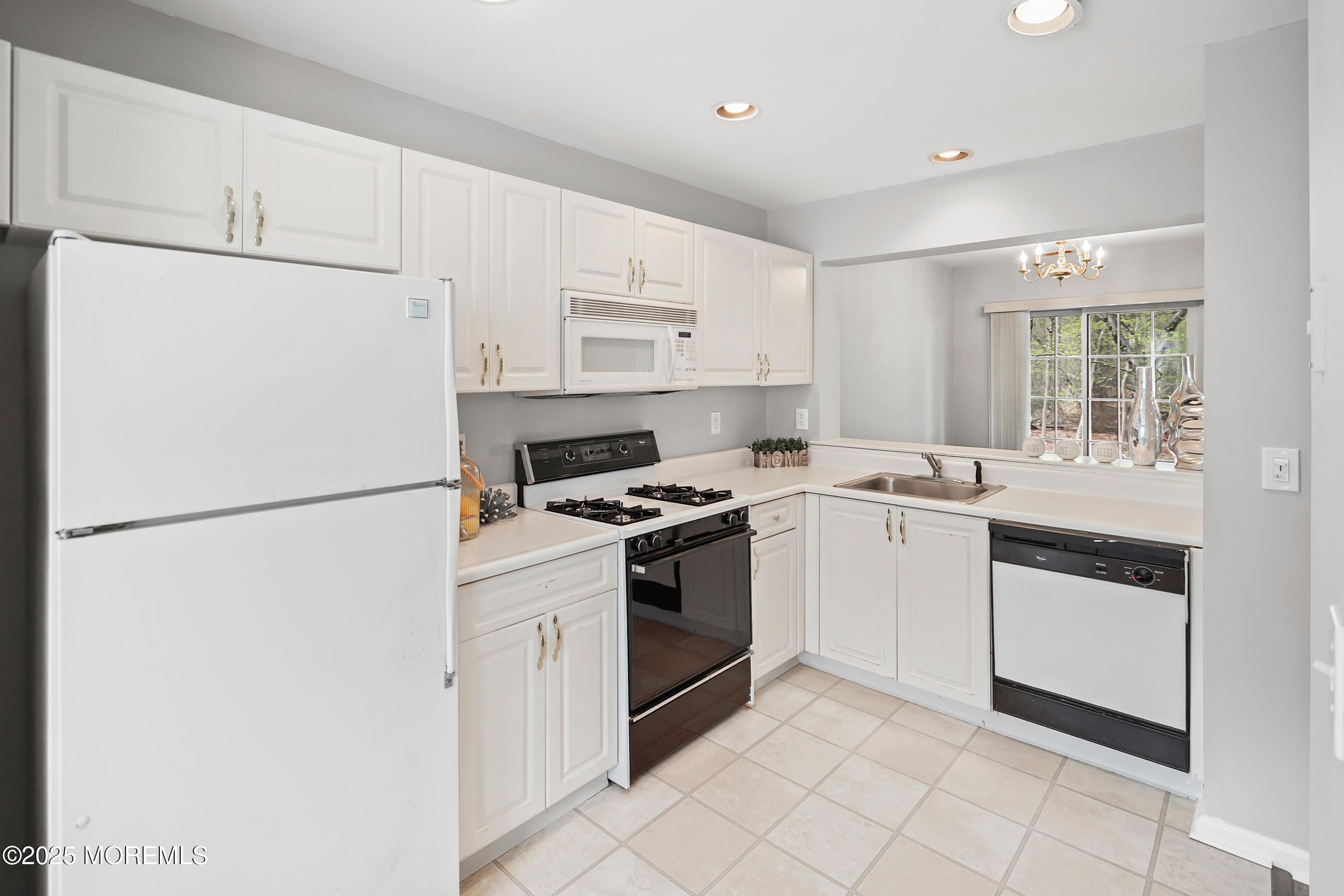 2304 Wendover Drive, Pompton Plains, New Jersey image 13