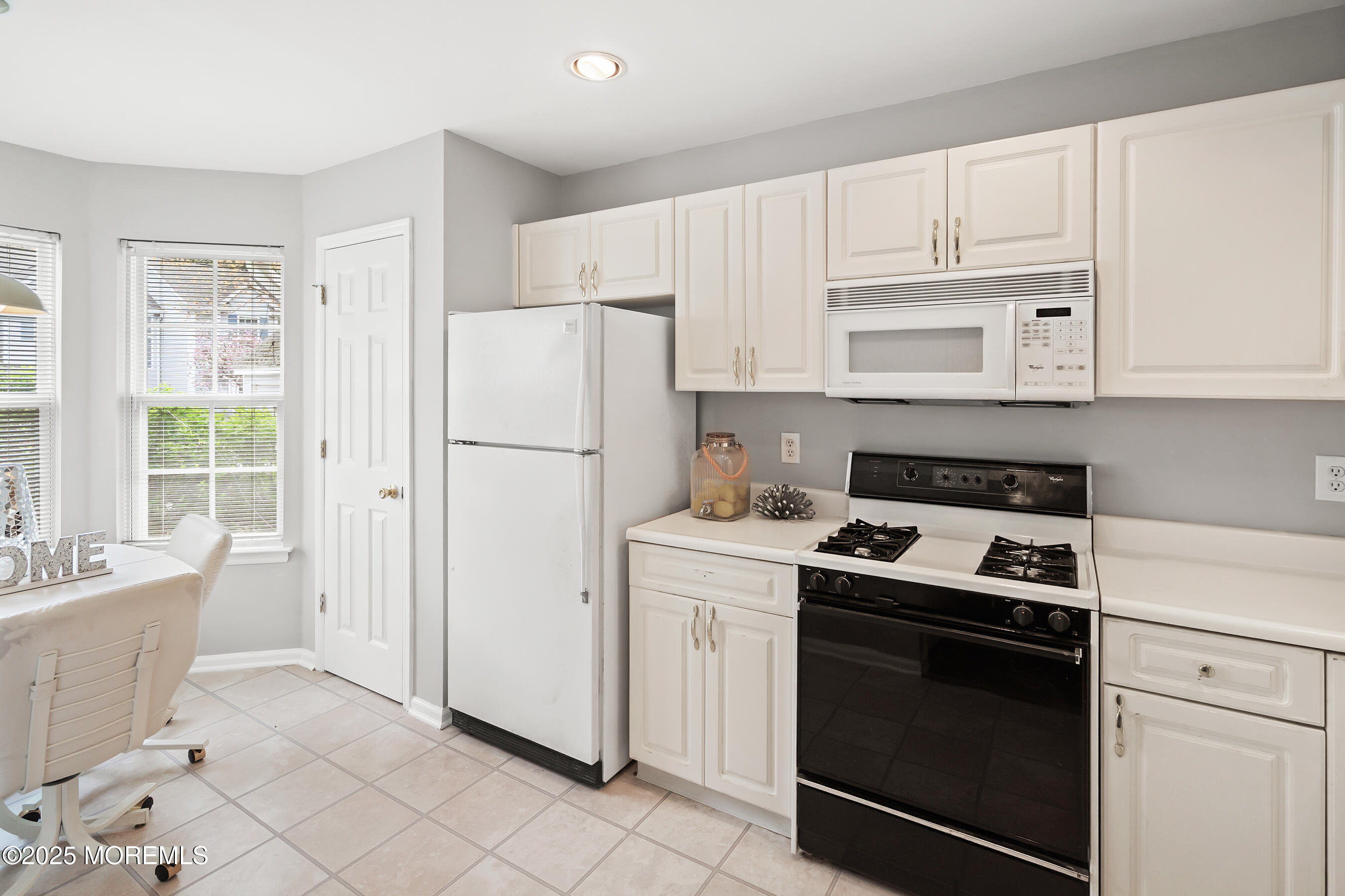 2304 Wendover Drive, Pompton Plains, New Jersey image 14