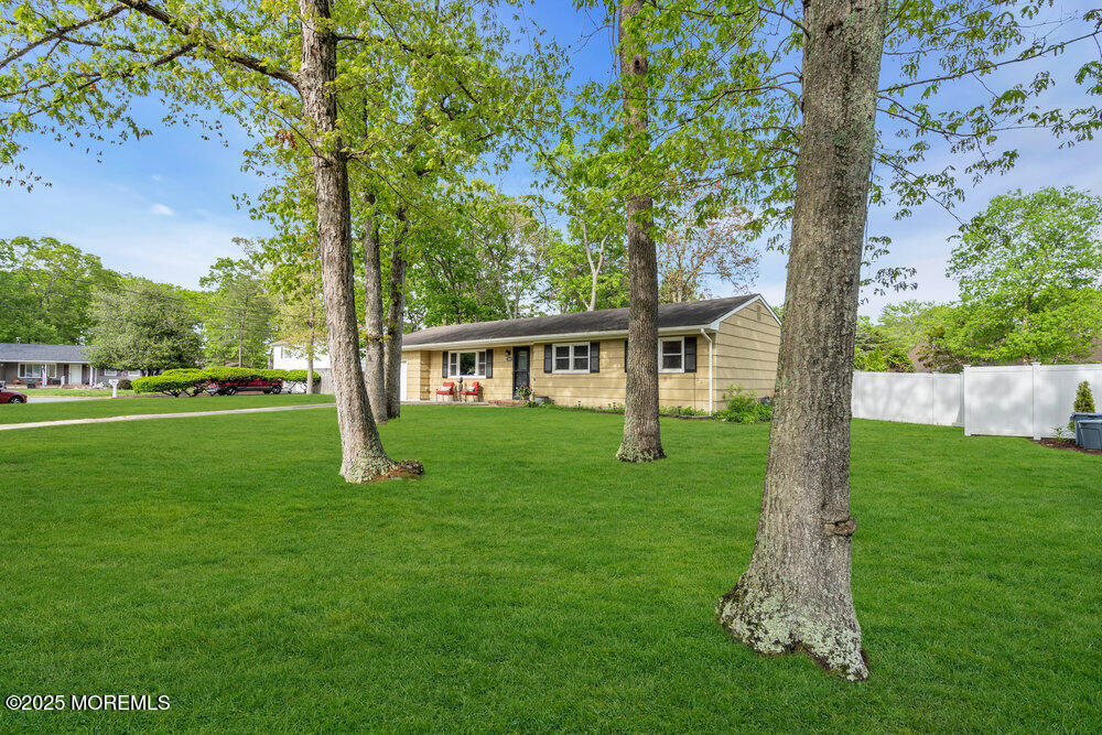 560 Oakhollow Lane, Lanoka Harbor, New Jersey image 22