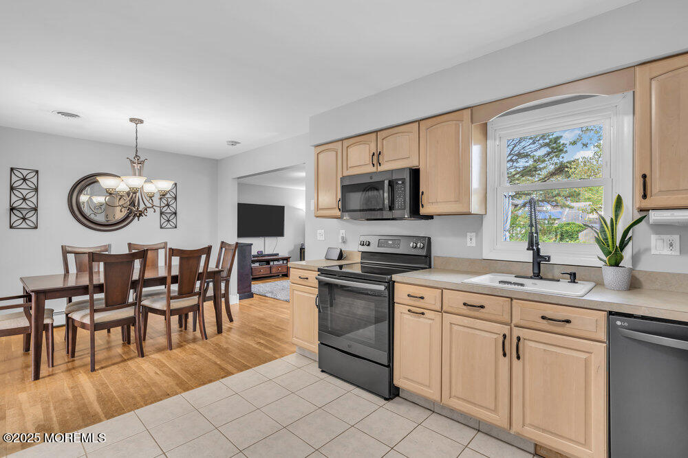 560 Oakhollow Lane, Lanoka Harbor, New Jersey image 9