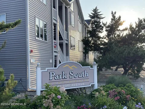 MLS: 22432043