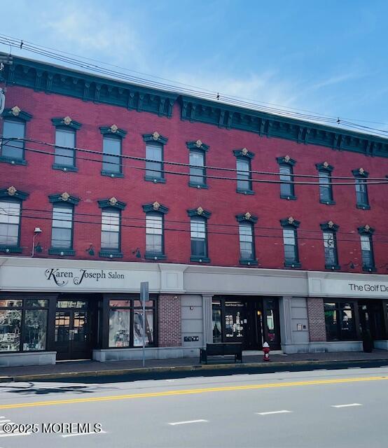 8 E Front Street 204