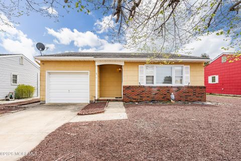 Photo of 233 Westbrook Drive, Toms River, NJ 08757 (MLS # 22611052)