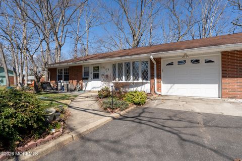 172B Sterling Court Lakewood NJ 08701