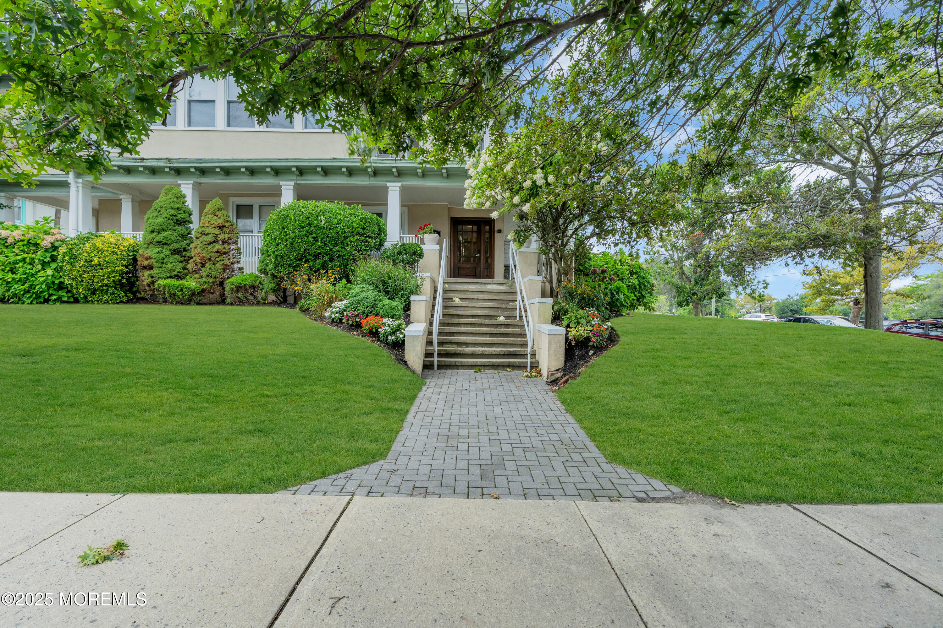 1211 Grand Avenue 203