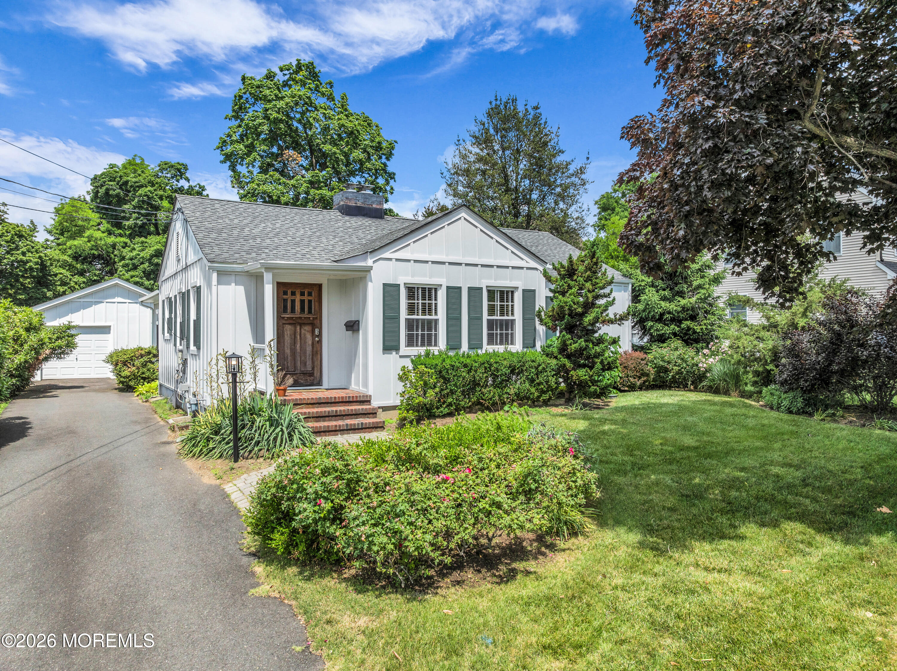 81 7th Avenue