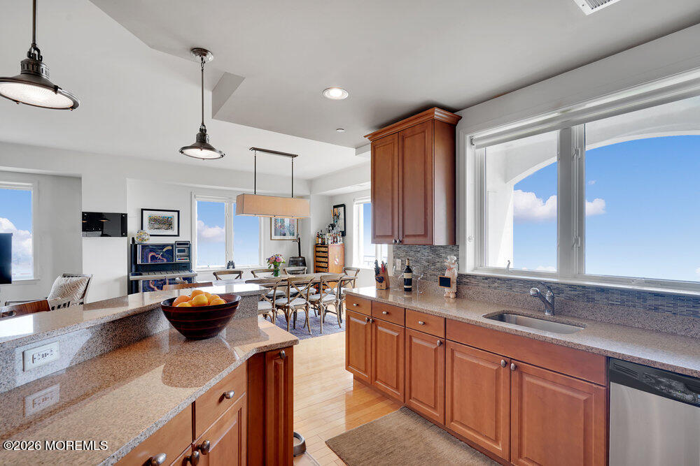 1501 Ocean Avenue 2502