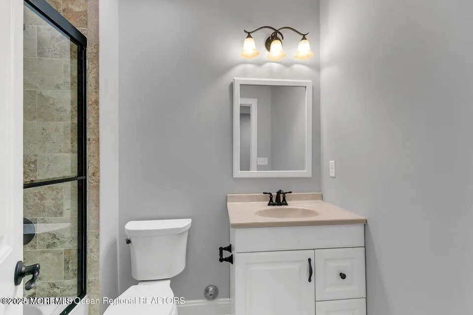 Colts Neck, New Jersey 07722, United States, 4 Bedrooms Bedrooms, ,5 BathroomsBathrooms,Residential,Active,202509