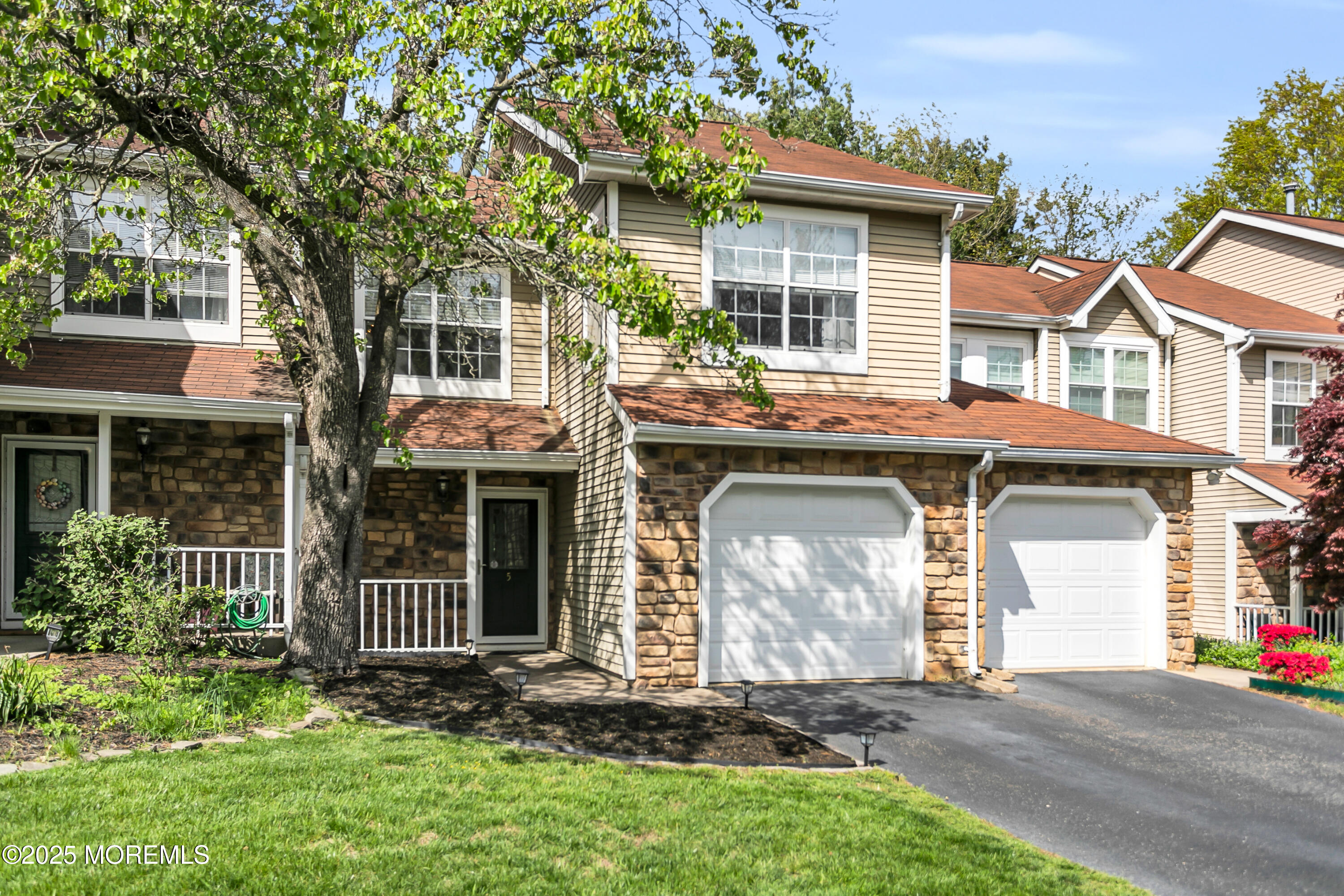 5 Saddle Court, Tinton Falls, New Jersey image 1