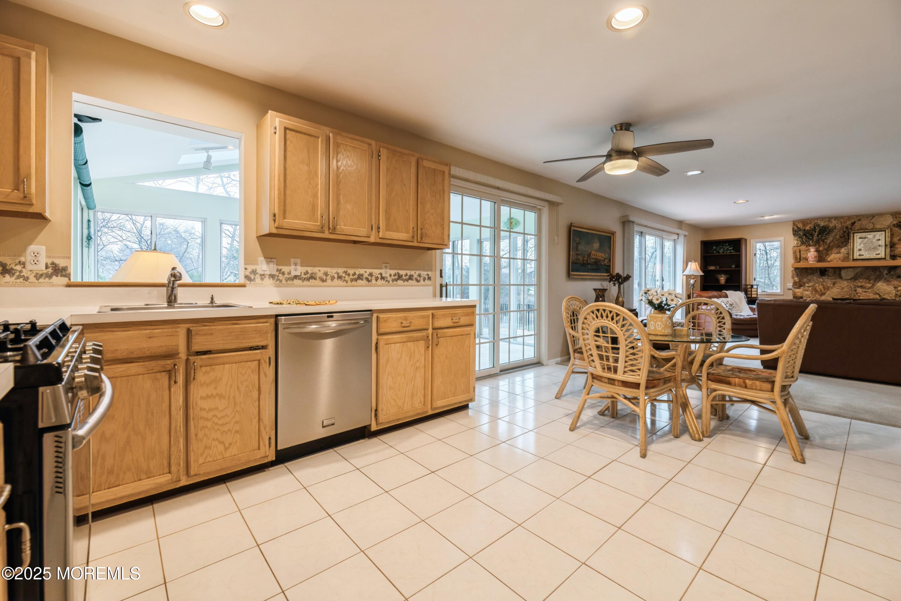 31 Wesley Court, Eatontown, New Jersey image 14