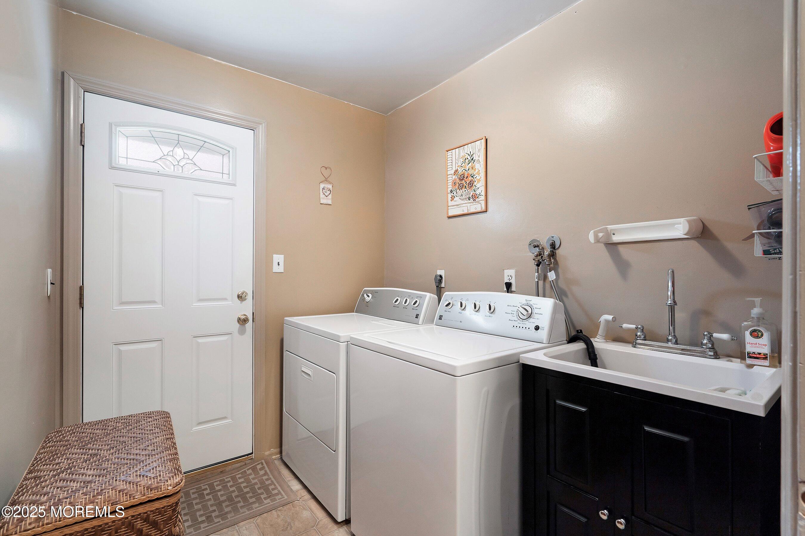 17 Porsche Drive, Matawan, New Jersey image 16