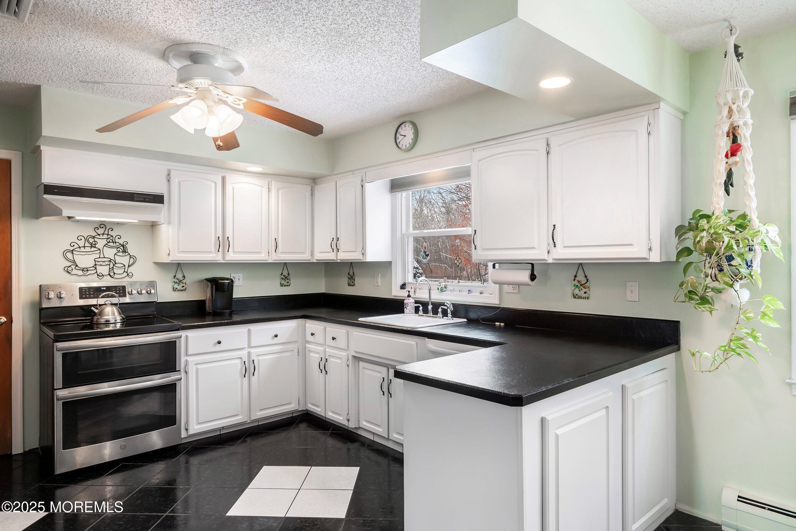 17 Porsche Drive, Matawan, New Jersey image 10