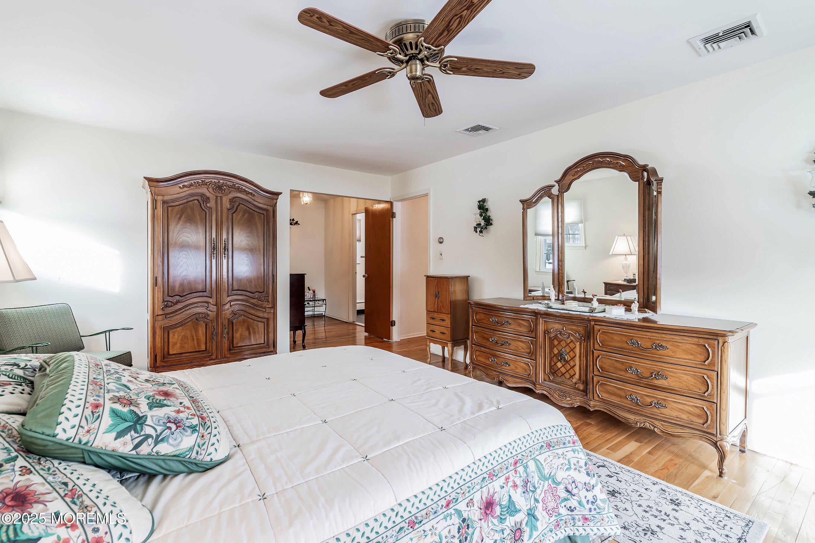 17 Porsche Drive, Matawan, New Jersey image 24