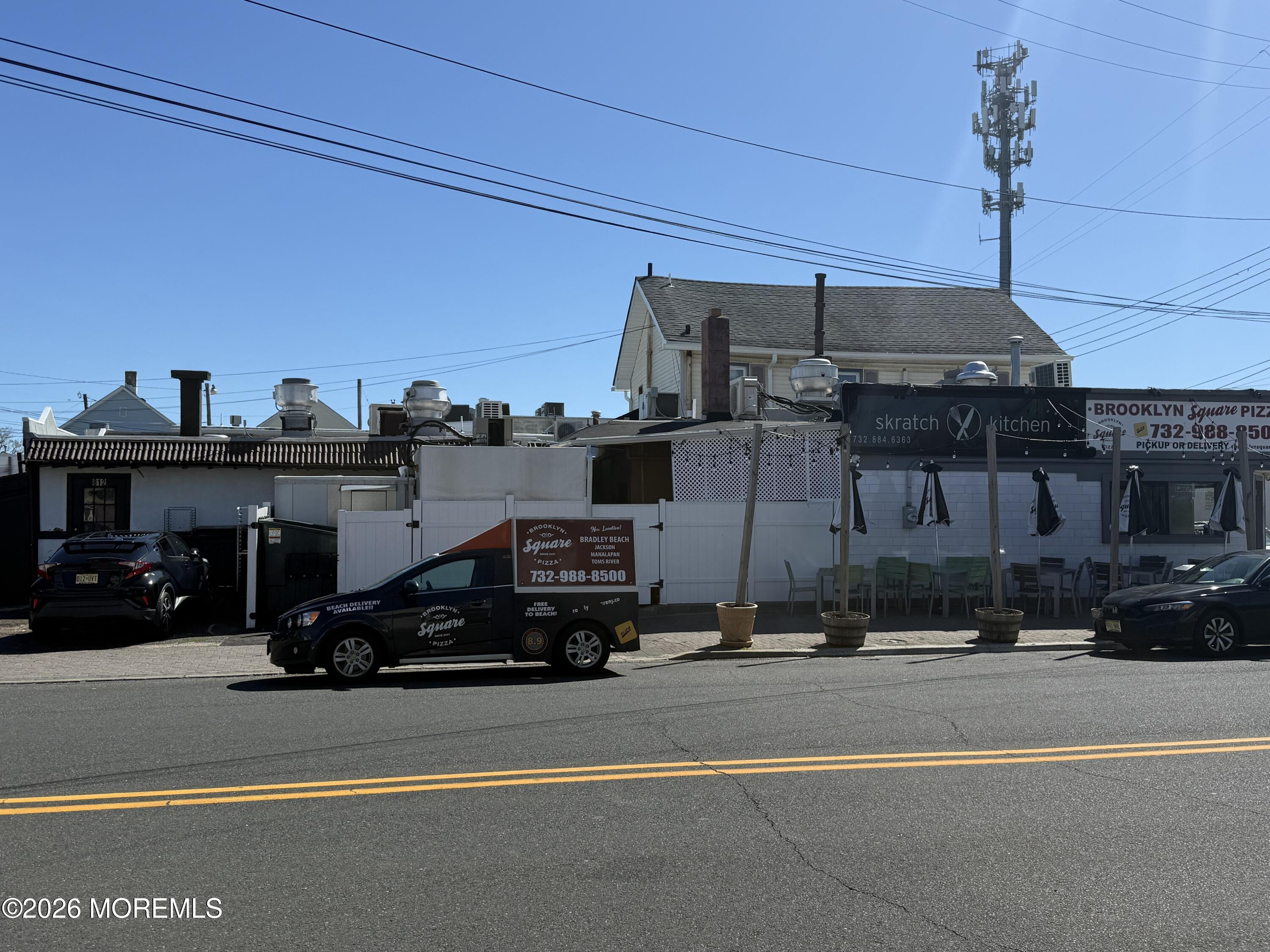 812 Main Street