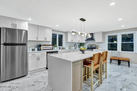 MLS: 22506216