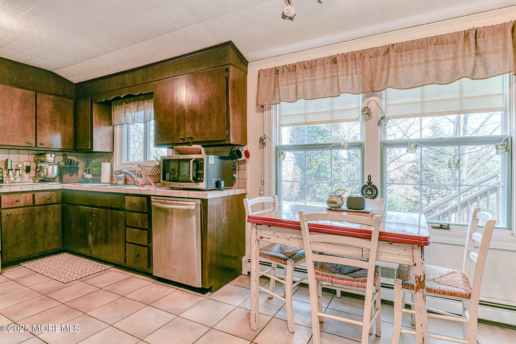 294 Parkview Terrace, Lincroft, New Jersey image 9