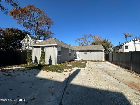Homes For Rent - 706 3rd Avenue #REAR<br/> Bradley Beach, NJ 07720