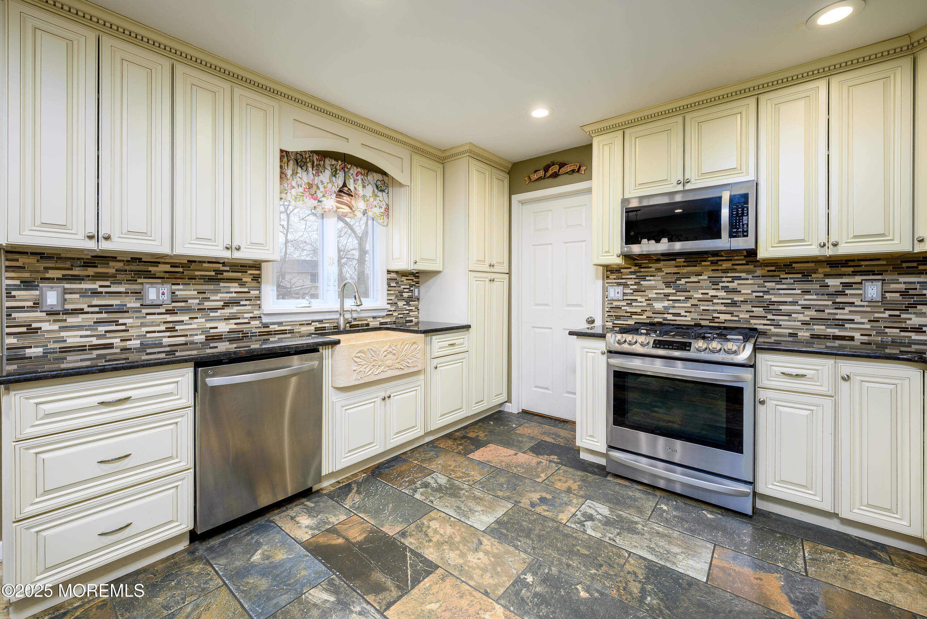 13 Mohawk Lane, Manalapan, New Jersey image 21