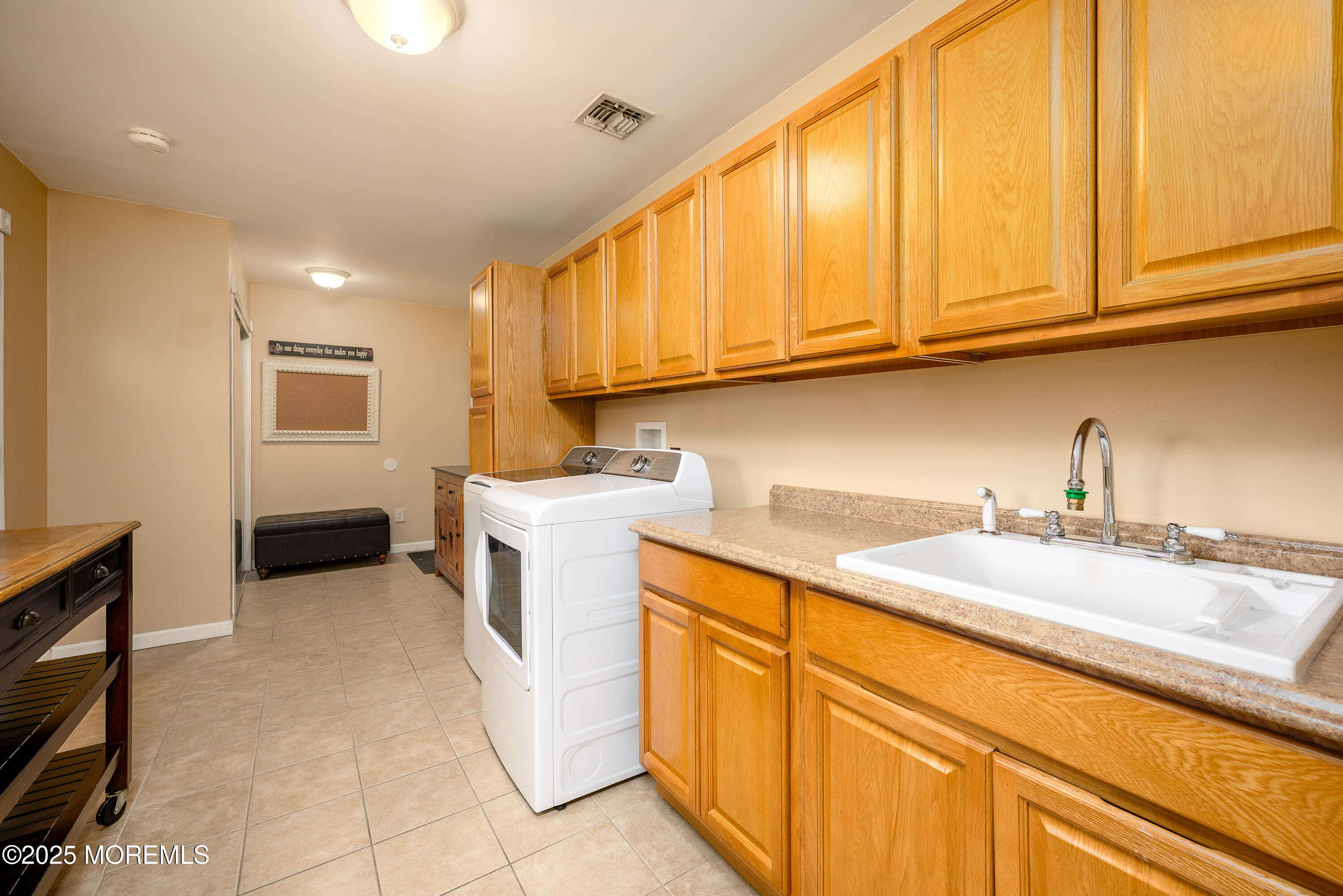 13 Mohawk Lane, Manalapan, New Jersey image 23