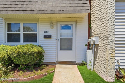 Photo for 180 Greenwood Loop Road 180