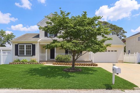 Photo of 821 Bunnell Street, Lanoka Harbor, NJ 08734 (MLS # 22610841)