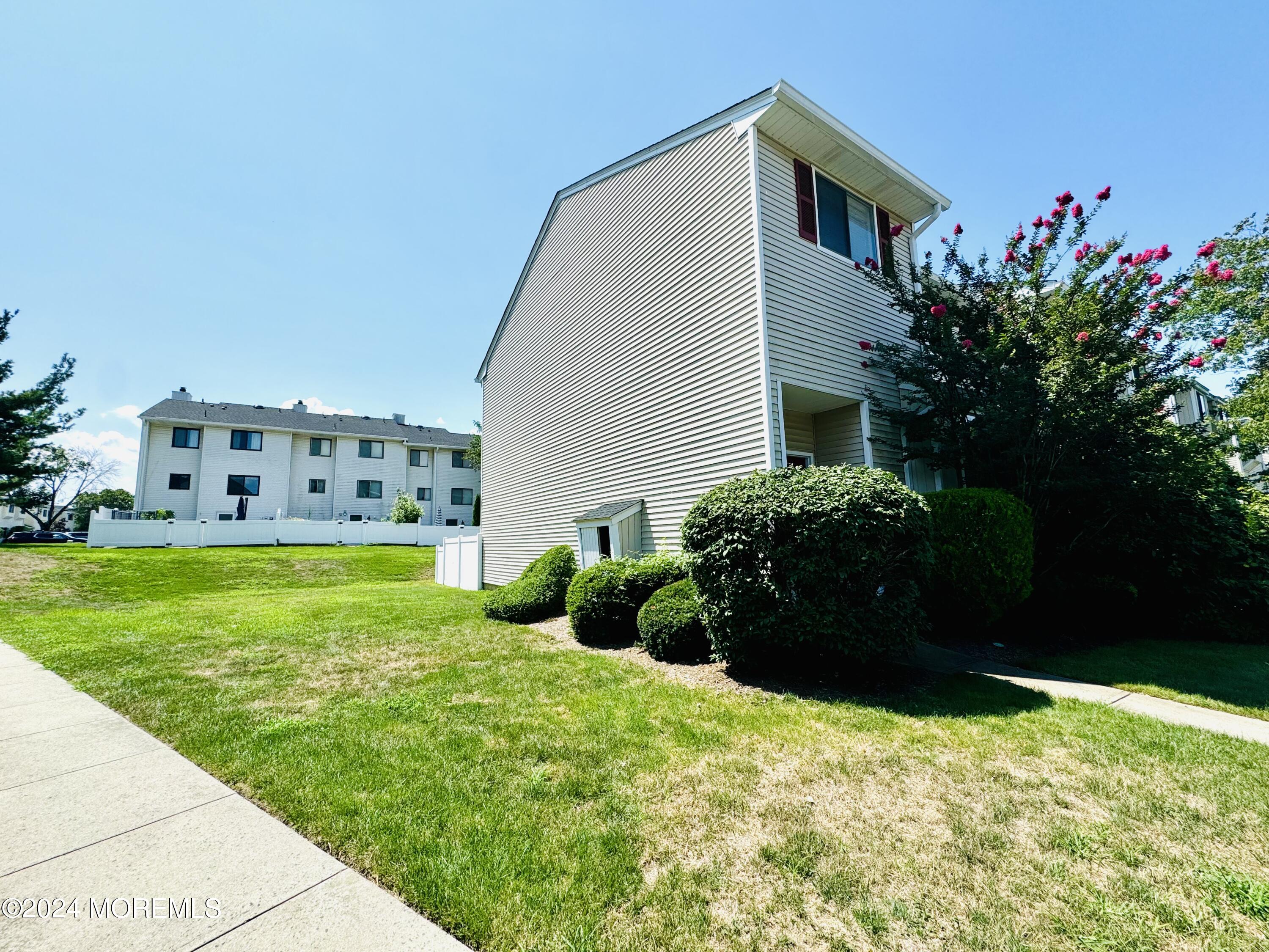 461 Clubhouse Drive, Middletown, New Jersey image 5