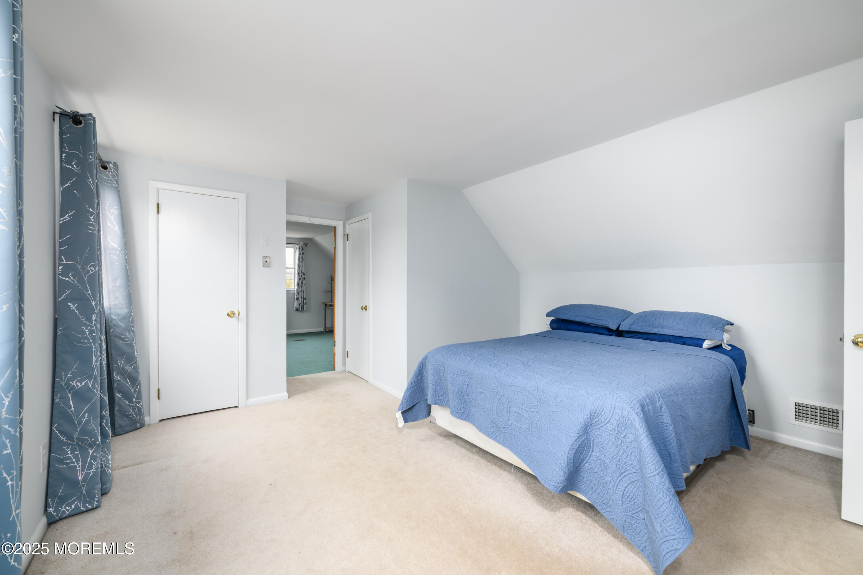 137 Princeton Place, Belford, New Jersey image 24